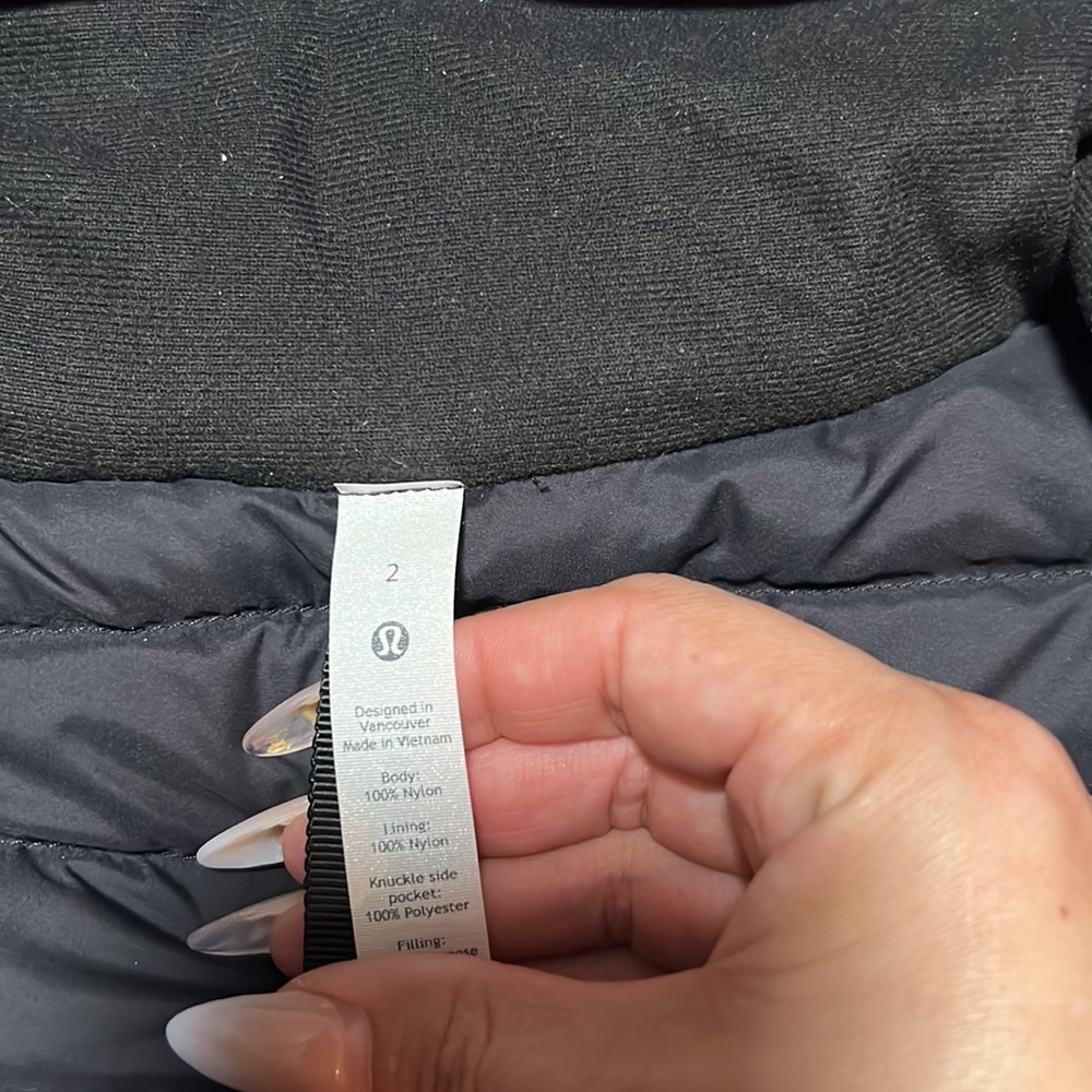Lululemon women’s jacket - Picture 4 of 9